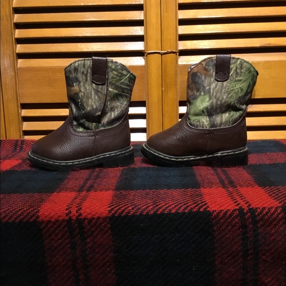 Garanimals Other - Toddler boots size 4 GARANIMALS camo/Brown